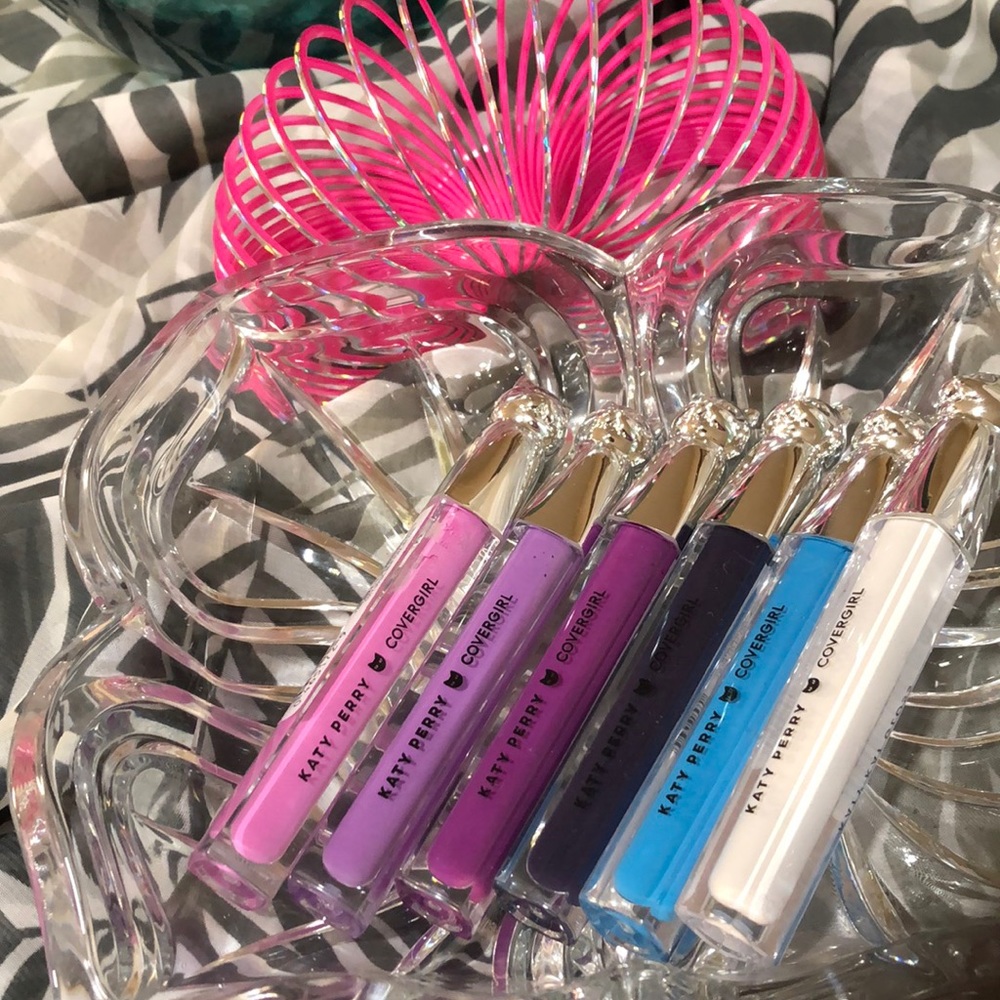 6 pz for $26 of Katy Kay gloss COVERGIRL